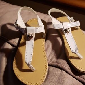 Girl's sandals